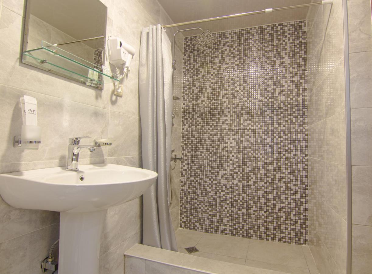 Lileo Inn Hotel Mestia Ngoại thất bức ảnh